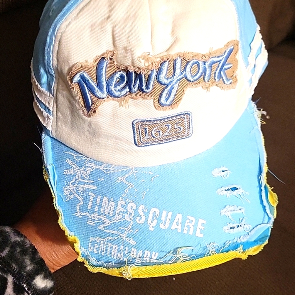 VINTAGE 1625 BJB NEW YORK BLUE AND WHITE ADJUSTABLE HAT SUN PROTECTOR